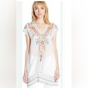 Johnny Was Women's Size  1X Embroidered White Tunic Top Plus Size  Flowers
